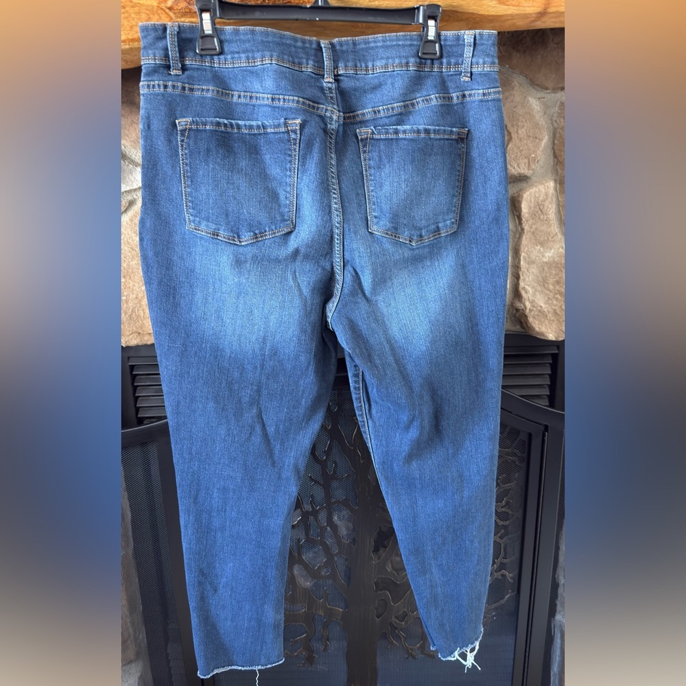 Time and Tru Dark Blue Ankle Jeans - Picture 6 of 7